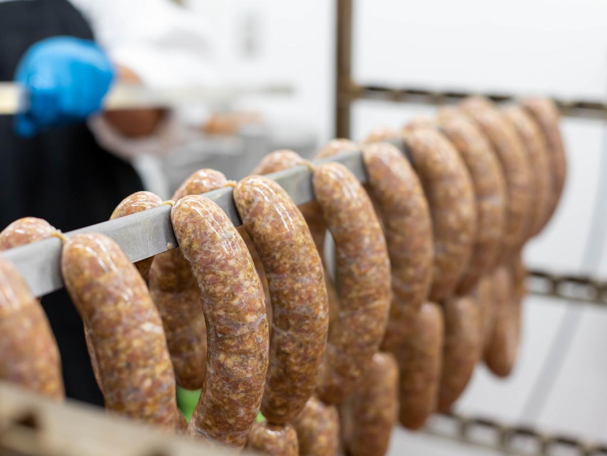 Does the natural intestine casing has benefits for sausages? تبریز هنگ